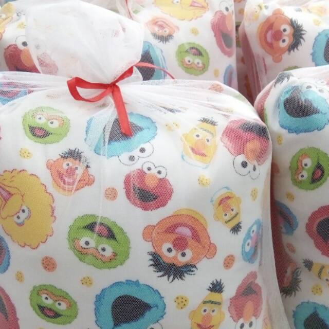 

Bantal souvenir kotak with goodie bag