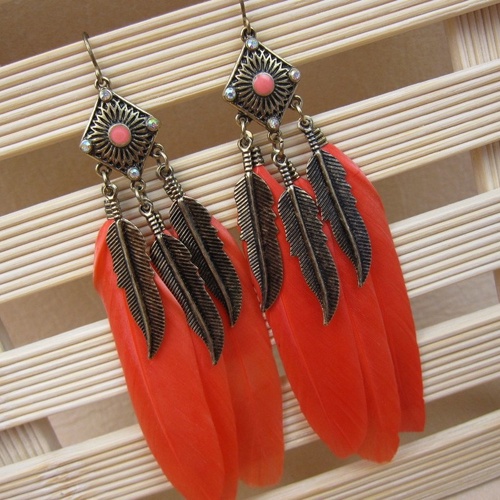 Hu Hu Hu Hu Hu Alat Bantu Pasang Kacamata♡ Anting Kait Gantung Wanita Desain Daun + Bulu Gaya Vintage Kreatif Untuk Pesta / Hadiah