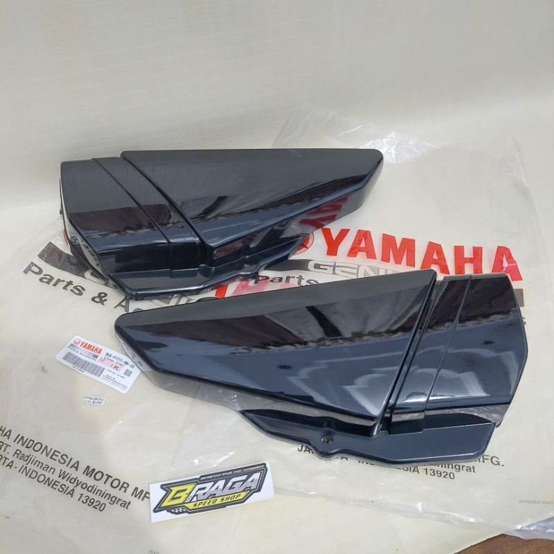 Cover tutup Samping Box Aki Dop Accu Kempolan Set Kanan Kiri Yamaha RX King New Original 3KA-F1711-0