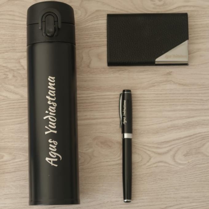 

Terlaris Gift Set Executive Set A Tumbler Name Card Holder Geinuine Leather