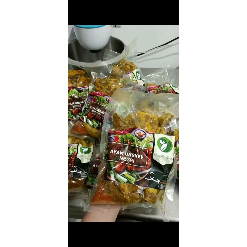 

Ungkepan Ayam Negri/ Ayam Kampung / Bebek Jumbo