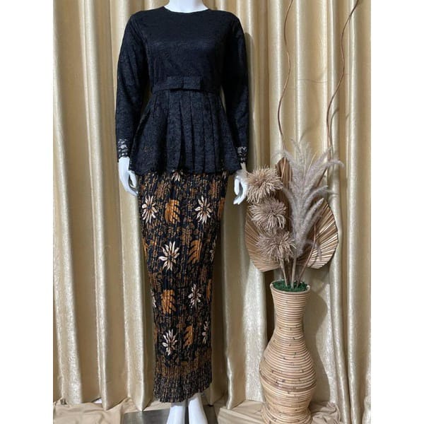 Setelan Kebaya Brukat Hitam / Kebaya Brukat / Kebaya Pesta