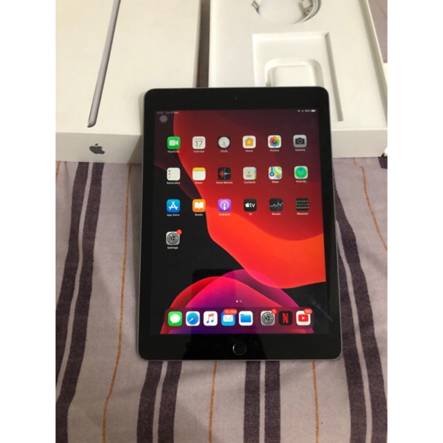 iPad 6th generation 32GB wifi only