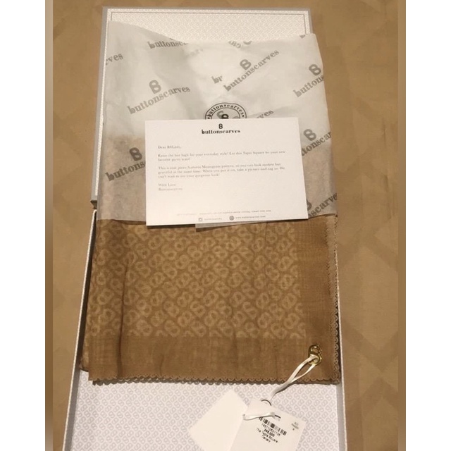 tapis square buttonscarves Canary