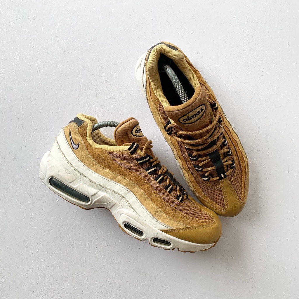 SEPATU NIKE AIRMAX 95 ESSENTIAL WHEAT GOLD SIZE 44 | SECOND BRANDED