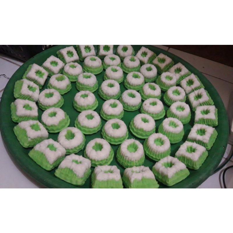 

kue putu ayu