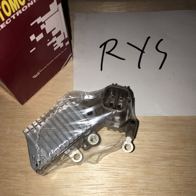 IC REGULATOR ALTERNATOR HONDA ACCORD, CRV, CIVIC SOKET 4