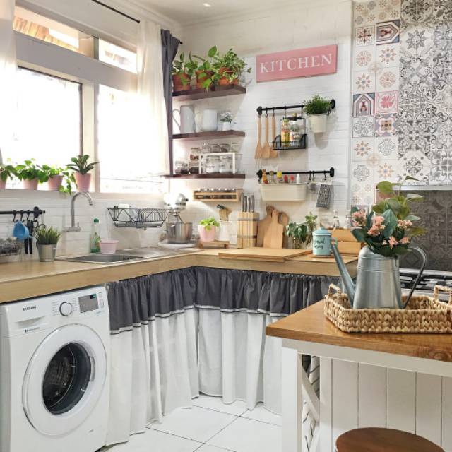 GORDEN BAWAH KOLONG DAPUR