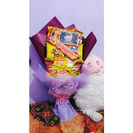 

Buket Snack Kado Ulang Tahun Wisuda Graduation