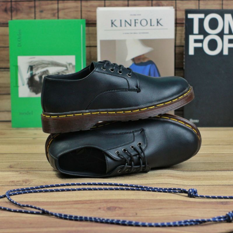 bungkusuku - Sepatu Formal Pria Docmart Kulit Kerja Kuliah Pantofel Hitam Coklat 39-43