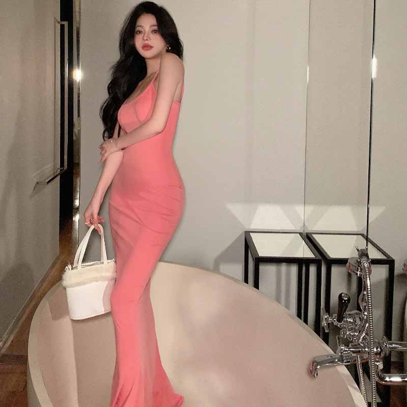 Red Musim panas Feminin Baru Straight Shoulder Suspender Dress Pink Soft Fit Pinggang Terlihat Slim Long Bag Rok Pinggul