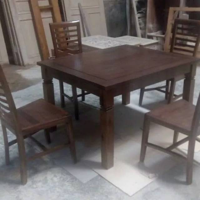 Meja makan minimalis,kursi makan,lemari,dipan