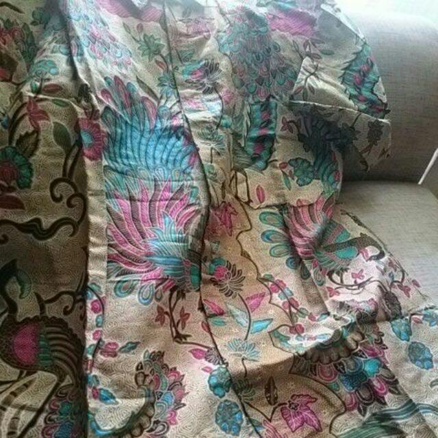 Hem Batik Pria Merak Papua