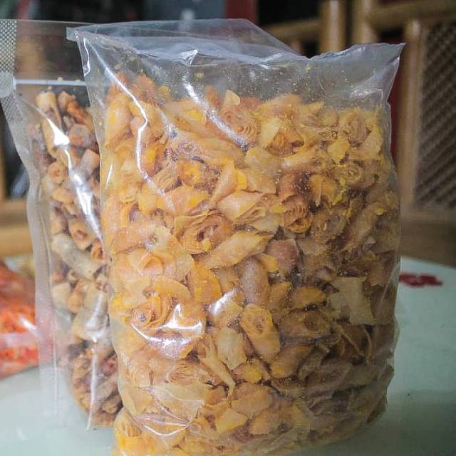 

LUMRING, lumpia kering gurih dan renyah (200 gram)