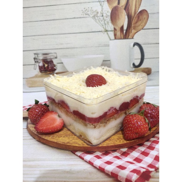 

DESSERT BOX STRAWBERRY CHEESE - STRAWBERRY CHEESECAKE 300gr GOSEND-GRAB EXPRESS