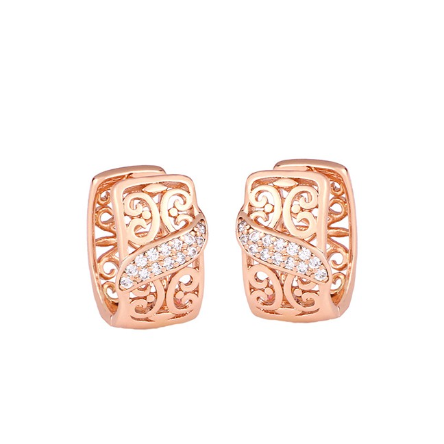 LRC Anting Tusuk Fashion Rose Gold Micro Inlaid Zircon Geometric Heart Hollow Alloy Earrings K05764