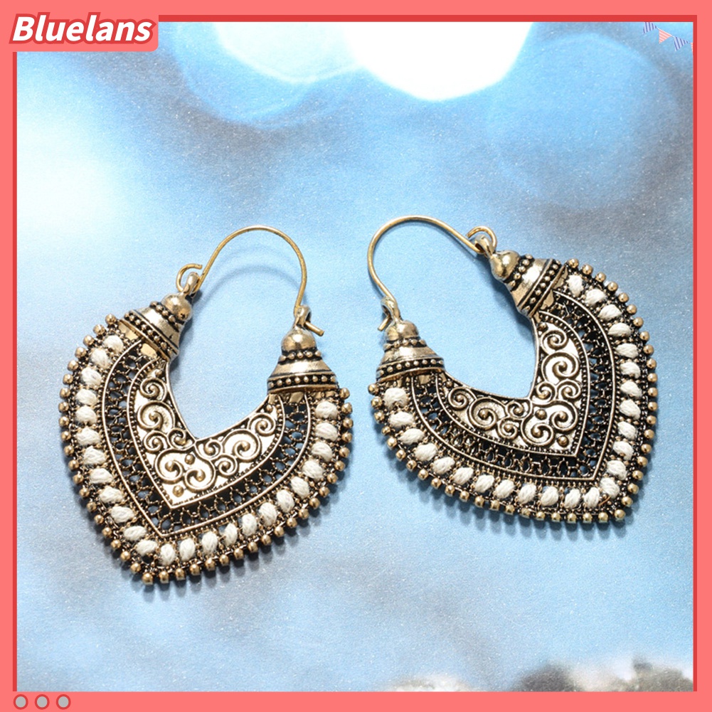 Anting Ukir Bentuk Hati Model Hollow Out Bahan Alloy Gaya Retro Bohemian Untuk Wanita