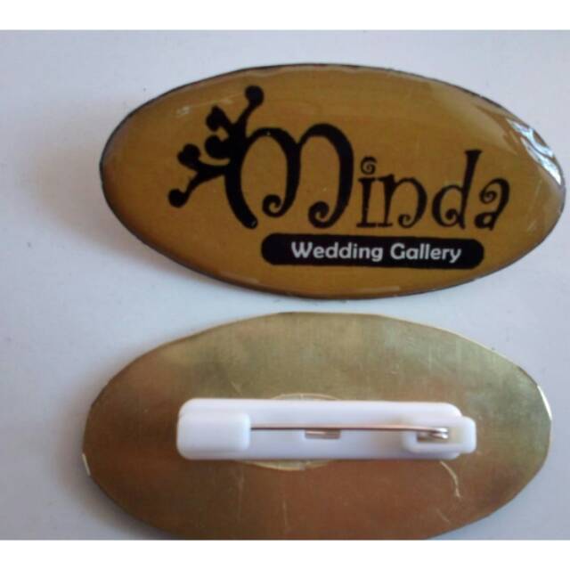 

Name Tag Atau nama dada Oval Peniti