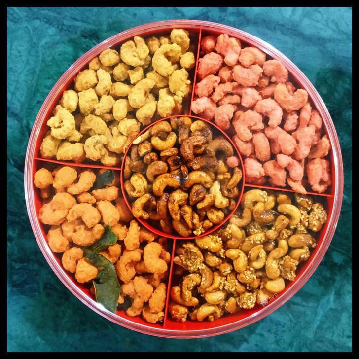 

Kacang Mede / Mete Mix Skat 5 Rasa Toples 1Kg Original