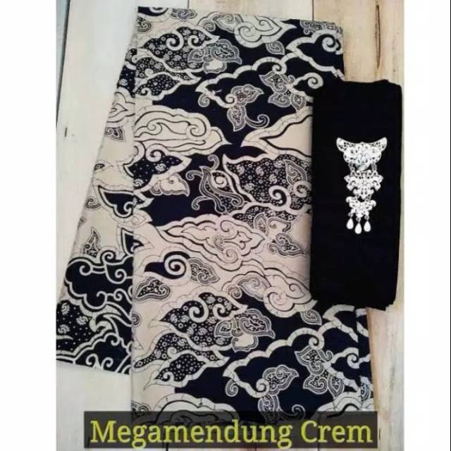 KAIN BATIK SOGAN MEGAMENDUNG CREAM