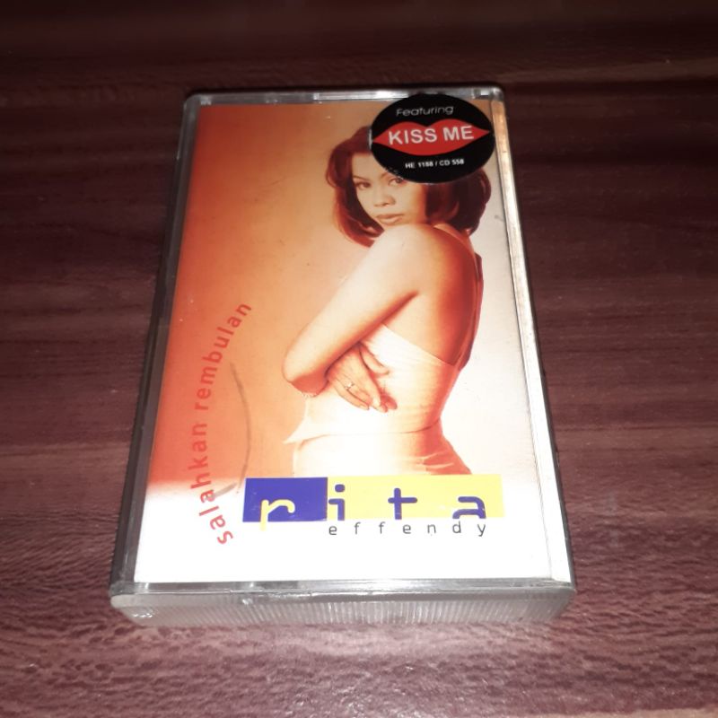 Kaset RITA EFFENDY - Salahkan Rembulan