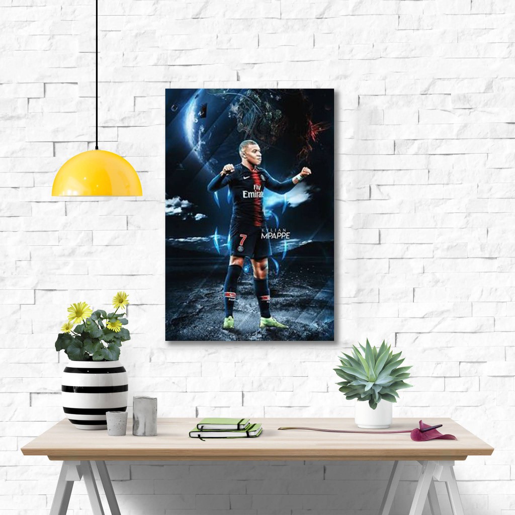 Poster kayu hiasan dinding - Kylian Mbappe