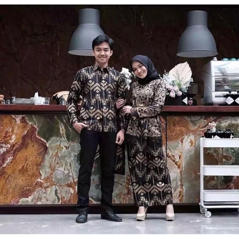 batik couple / batik sarimbit / batik pasangan / batik Wisuda / batik kondangan / batik couple Jogja