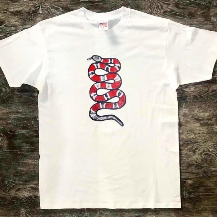 KAOS GUCCI SNAKE WHITE PREMIUM KAOS PRIA KAOS COWOK KAOS ULAR IMPORT TERHITS