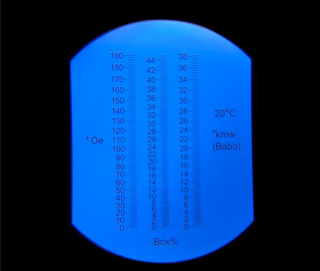 3 in 1 Refractometer 0-44%Brix 0-190Oe Oechsle 0-38%kmw(Babo)