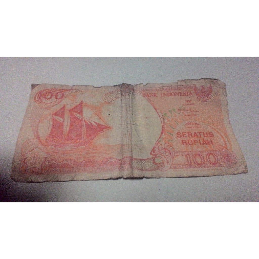 uang kertas lama 100 rupiah tahun 1992 gambar kapal pinisi