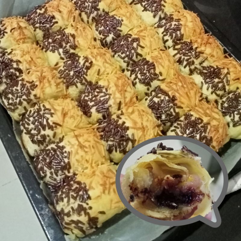 

Bolen Pisang Coklat Keju Enak