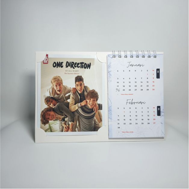 Kalendar Meja / Duduk tahun 2022 edisi ONE DIRECTION