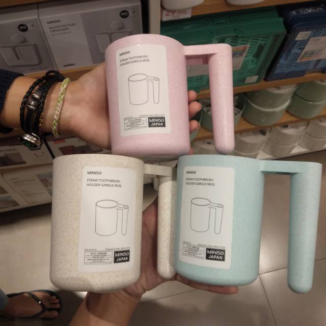 Toothbrush holder miniso