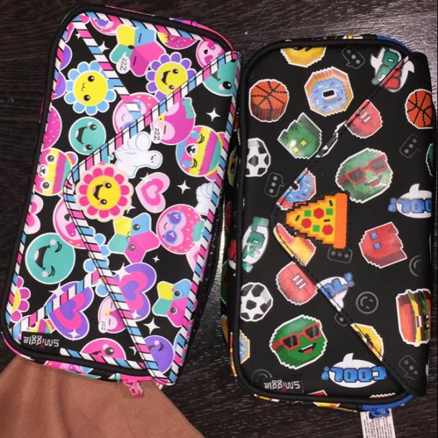 

Kotak Pensil Smiggle