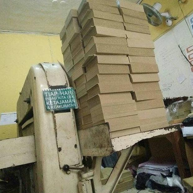 

Best Product!!! Ongkos Potong Kertas (Per Ukuran Potong) - Paling Diminati