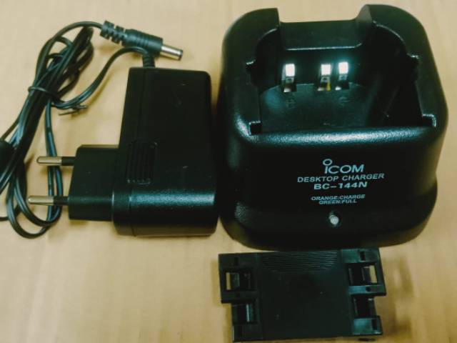 CHARGER DESKTOP/ADAPTOR/CASAN HT ICOM V-8 BC-144N