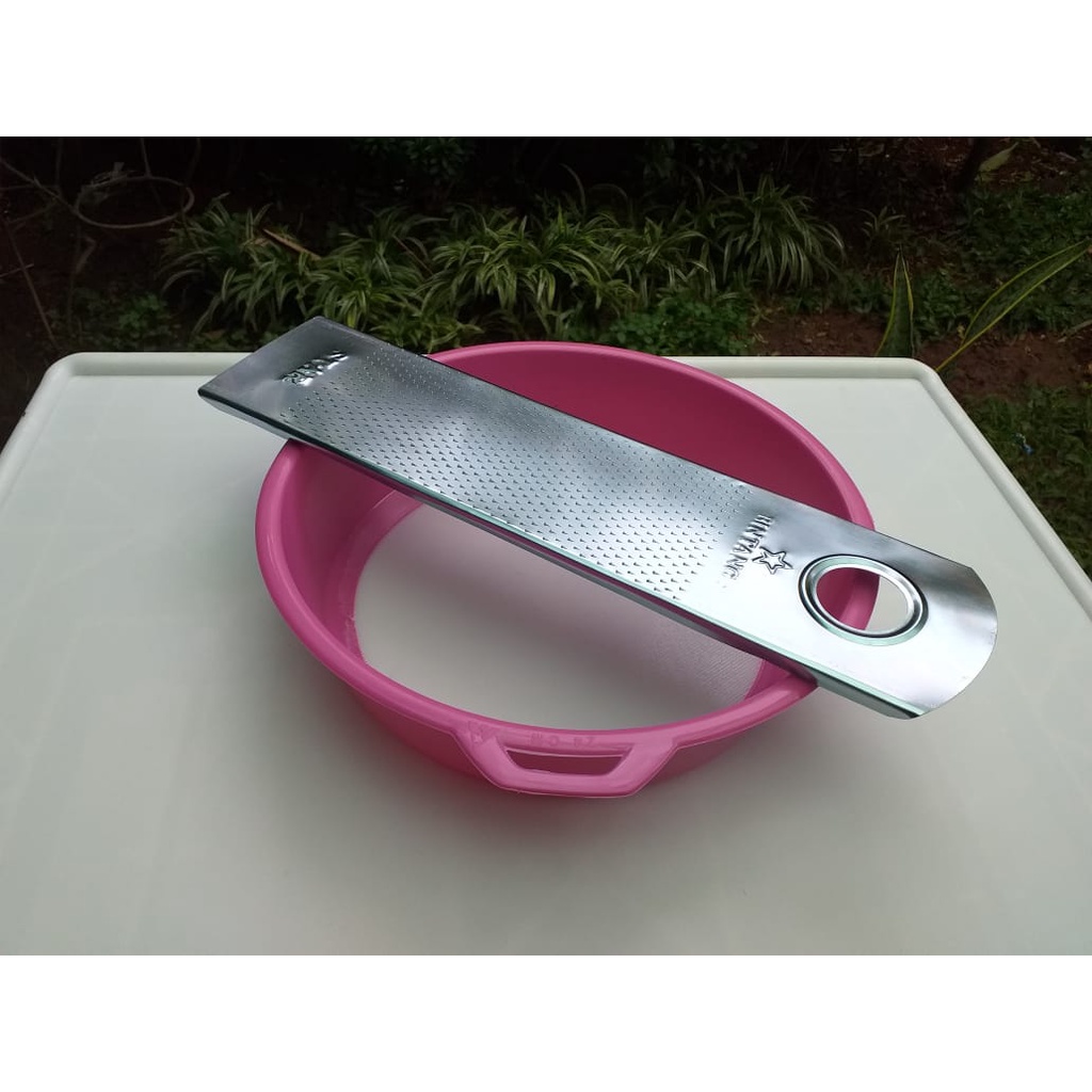 PAKET HEMAT -  Saringan Santan, Parutan Kelapa, Gelas Ukur 500 ml