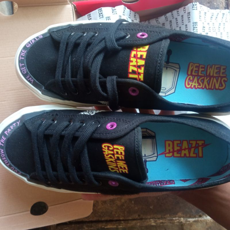 hullabaloo pwg x beazt size 42