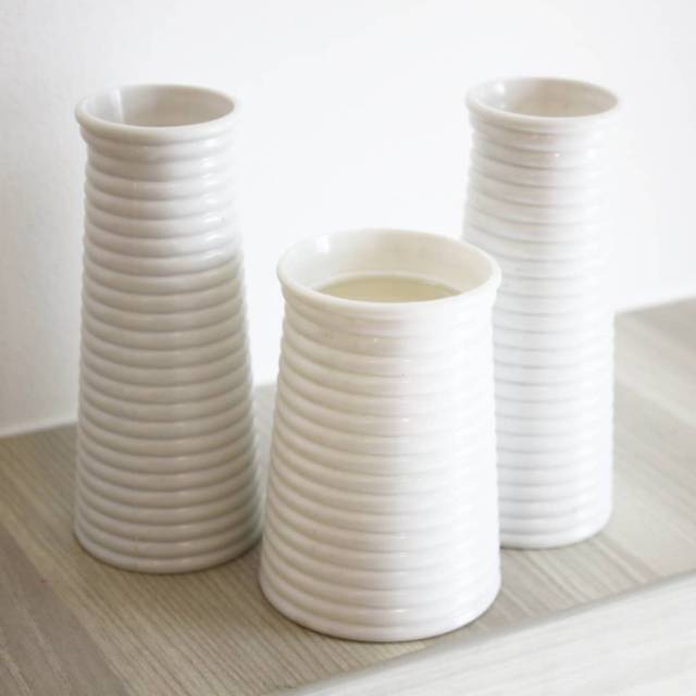 VAS BUNGA STRIP ULIR PANJANG bahan melamin putih - pot bunga plastik artifivial shabby chic murah