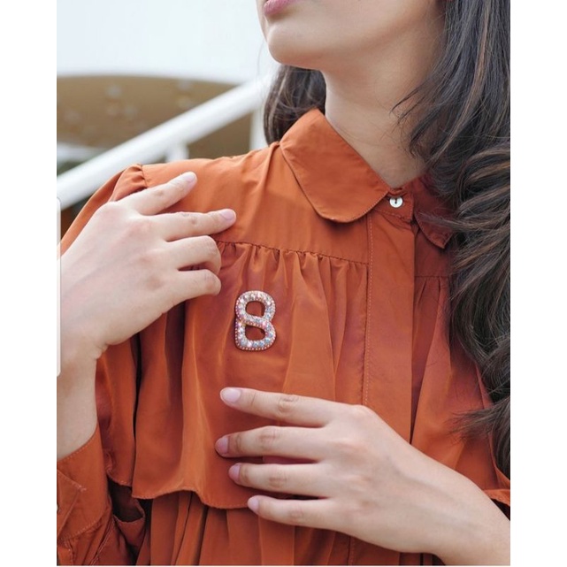 Buttonscarves luxe gleaming brooch preloved