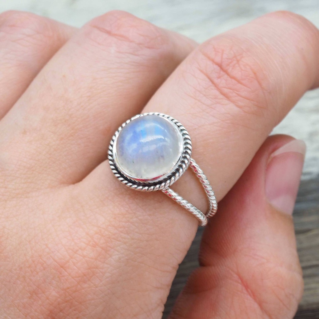Cincin Bahan Sterling Silver 925 Hias Moonstone Gaya Punk Untuk Wanita Ccc32