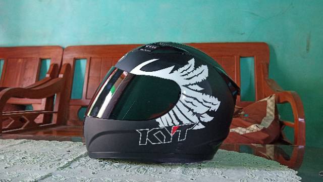 Stiker sayap atau wings