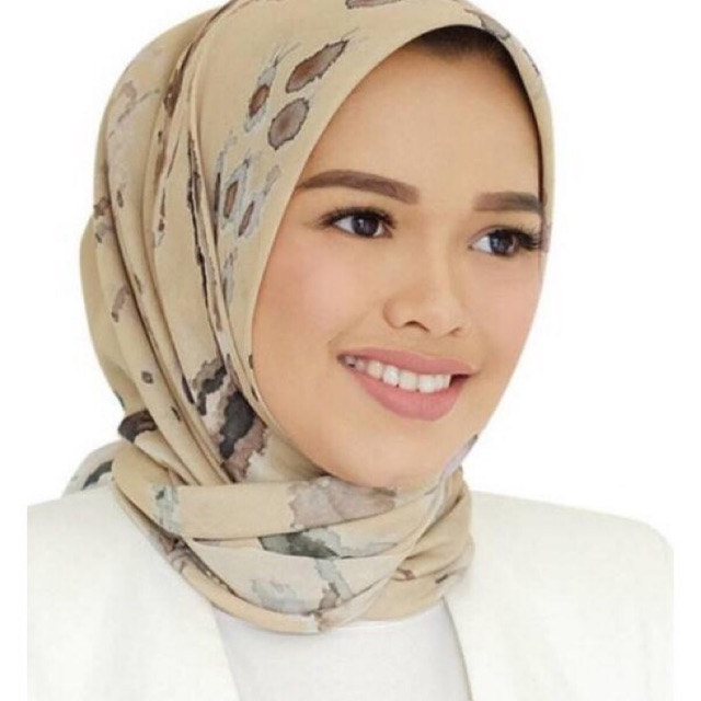 Buttonscarves Le Costa Yellow preloved