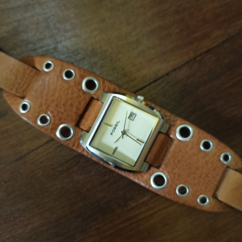 preloved jam fossil gaban brown