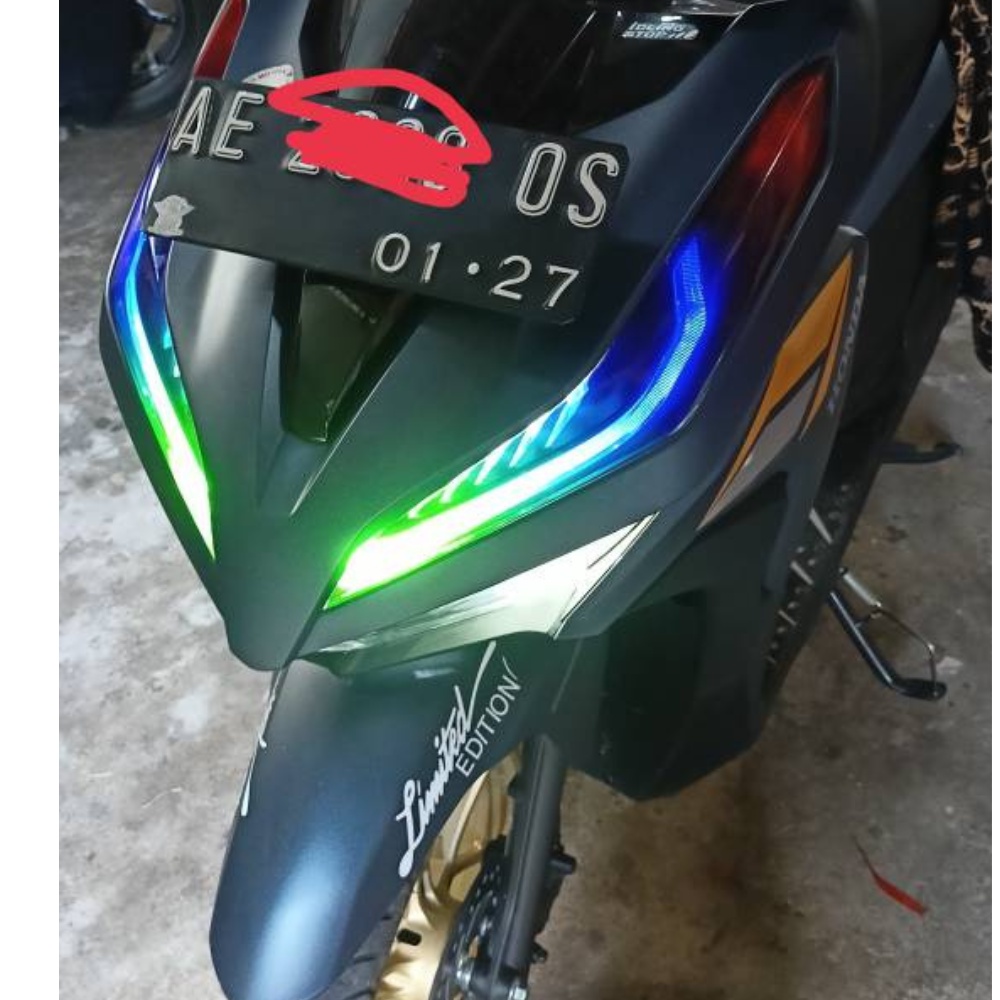 stiker alis vario 150/ stiker lampu depan Vario 150/ stiker lampu alis Vario terbaru/aksesoris motor