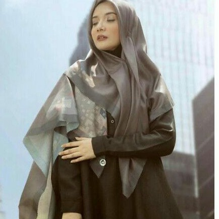 DEENAY X ZASKIA SUNGKAR URBAN BROWN