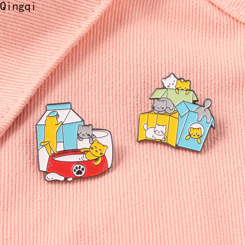 Bros Pin Enamel Desain Kucing Dalam Kotak Susu Untuk Kerah Pakaian