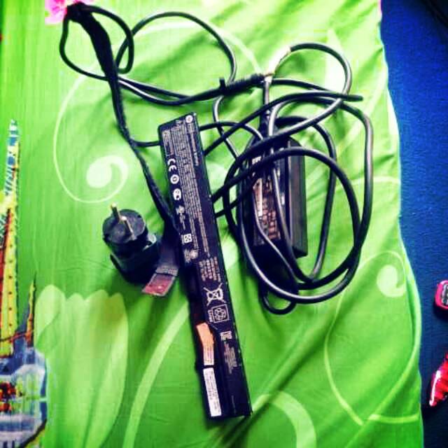 Baterai & charger (adaptor) laptop compaq 420 ori