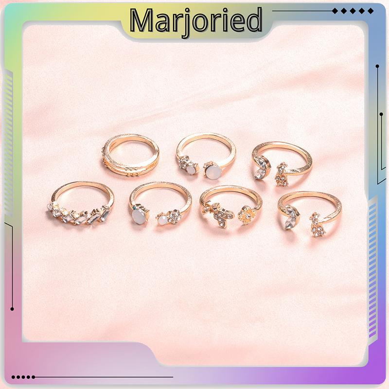 7 Set Cincin titanium Bentuk Kupu-Kupu Bintang Bulan Warna Emas Gaya Retro Bohemian-MJD