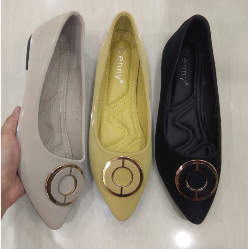 Flat shoes wanita full karet brand Genny